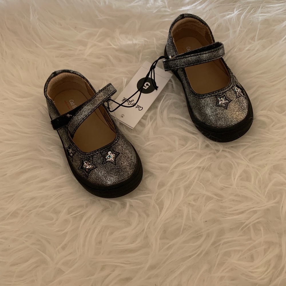 Cat & Jack toddler girls Pewter shoes. Brand New.